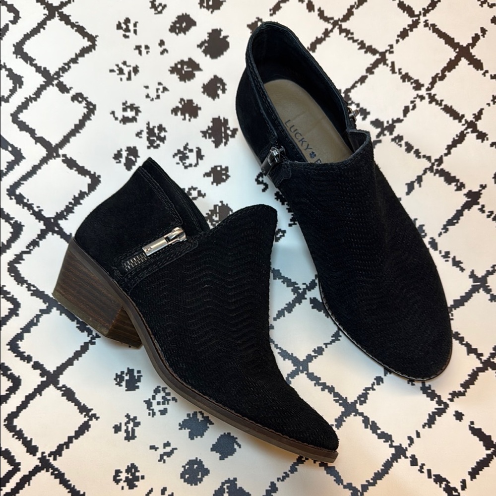 LUCKY BRAND Women’s Shoes, Black Ankle Booties w/ Chunky Heel - Suede - Size 7 M